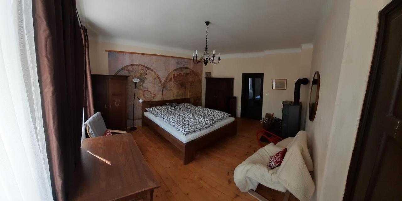 Chalupa Jilemnice, Cely Prostorny Dum Jen Pro Vas S 5 Loznicemi V Centru Jilemnice S Uzavrenou Zahradou Exterior photo